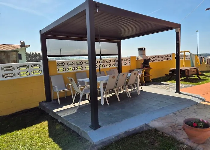 בית נופש Alojamiento Villalaurana En Suances Gran Capacidad *