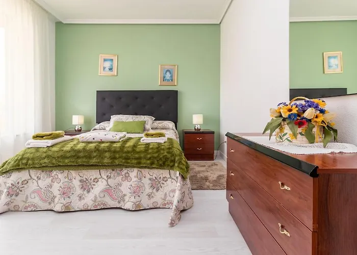 Alojamiento Villalaurana En Suances Gran Capacidad בית נופש *