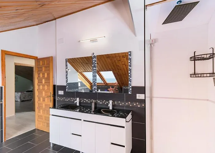 Alojamiento Villalaurana En Suances Gran Capacidad בית נופש